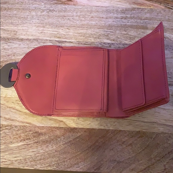 Chloe Wallet - Picture 4 of 8